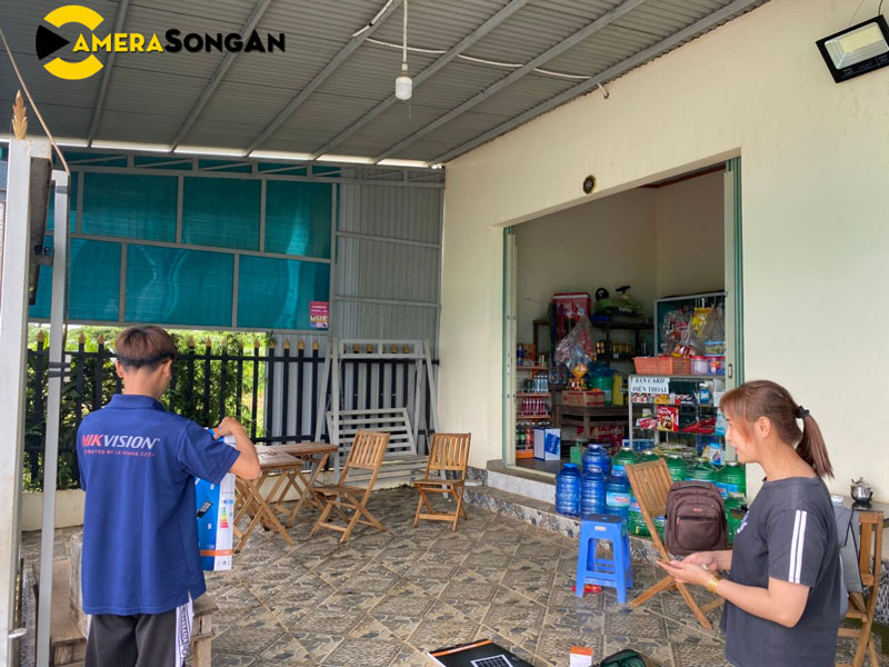 lap-dat-den-nang-luong-mat-troi-tai-tap-hoa-ngoc-minh-bao-loc-lam-dong-camera-songan-3