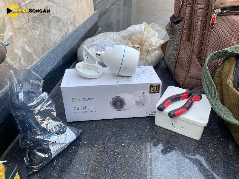 thi-cong-lap-dat-cong-trinh-camera-nha-anh-tan-tai-loc-nga-camerasongan-1